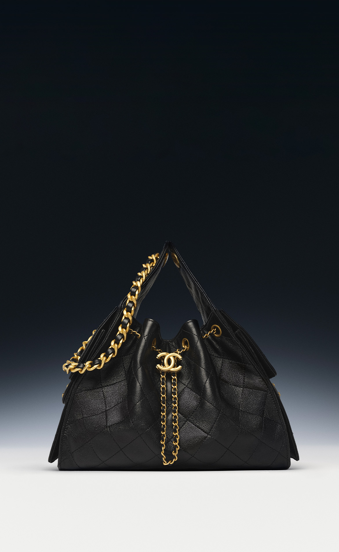 Chanel 25中号手袋, 颗粒压花小牛皮与金色金属, 白— 精品